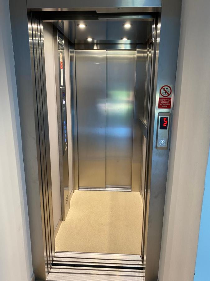 Апартаменты Zeyer Aparments Теплице Экстерьер фото